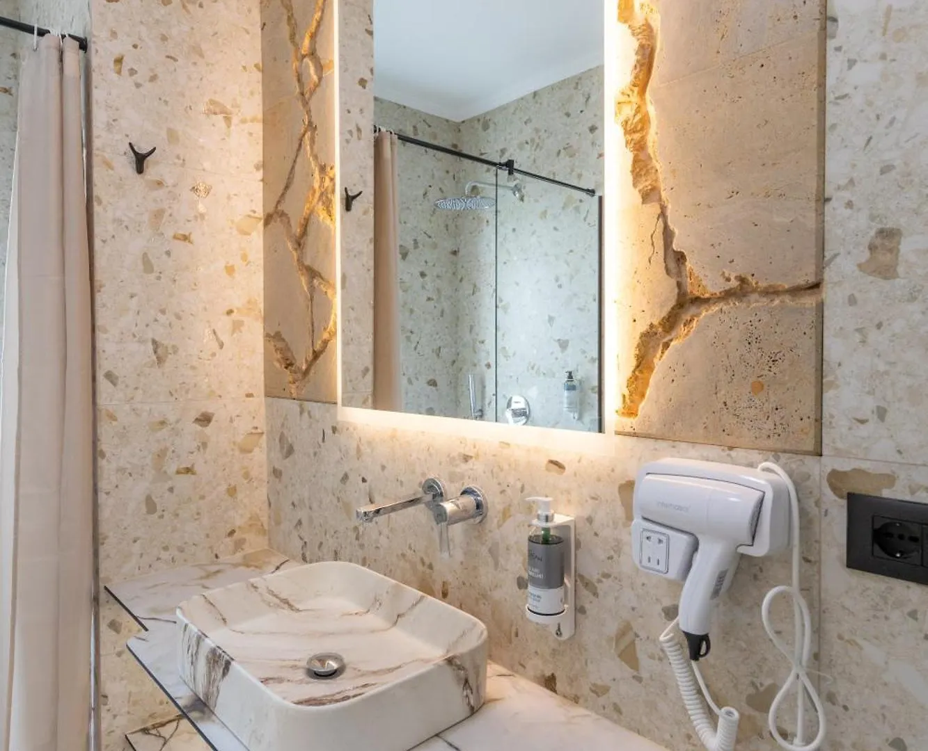 The View - Mimosa, Luxury, Central, Free Parking Sarandë