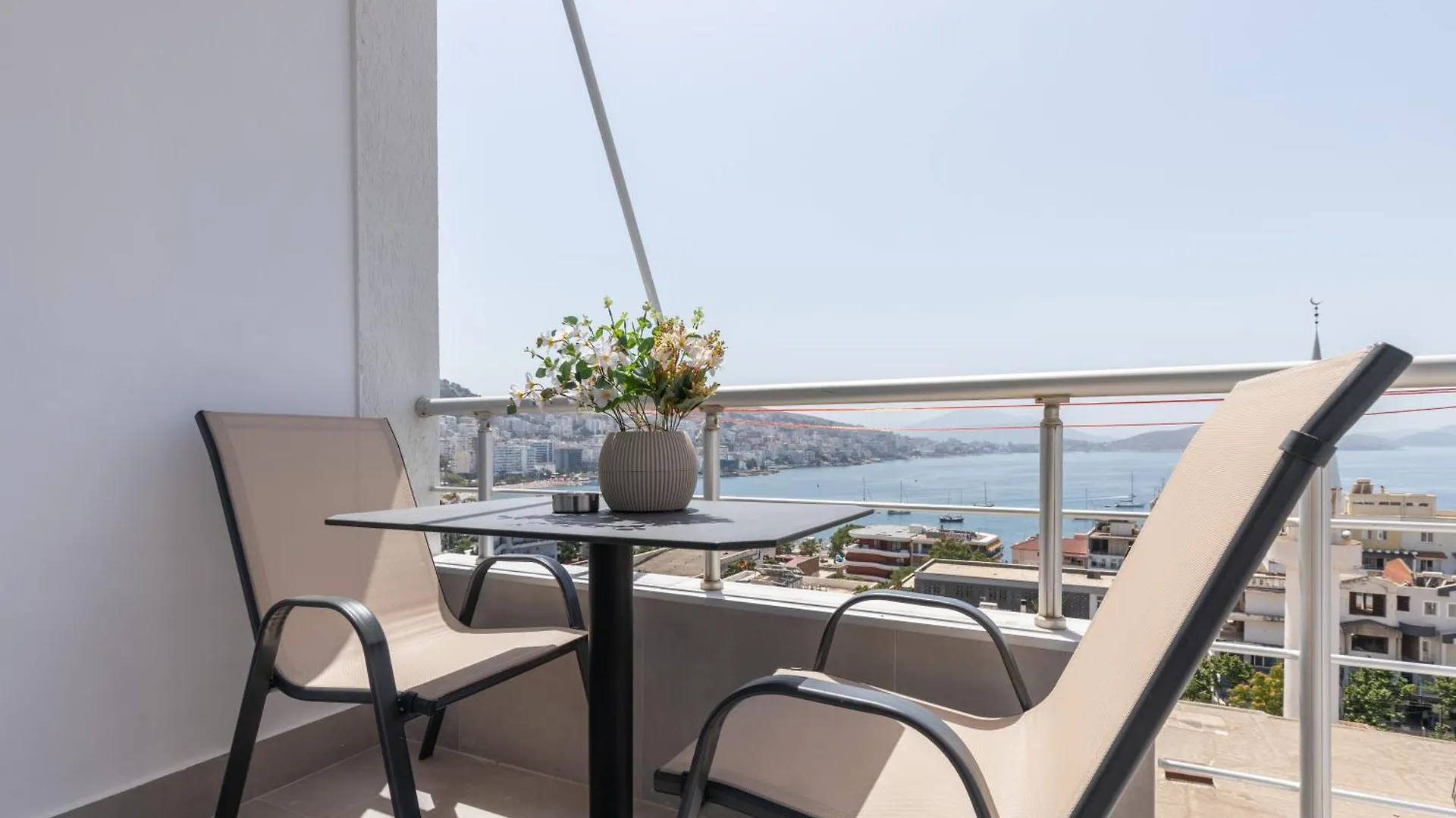 The View - Mimosa, Luxury, Central, Free Parking Sarande